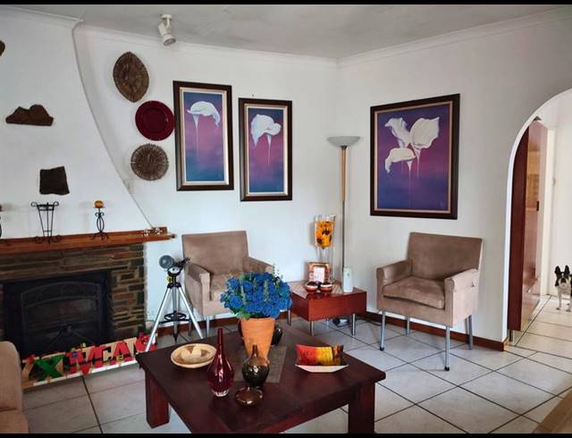 3 BEDROOM HOUSE FOR SALE IN VAN RIEBEECK PARK